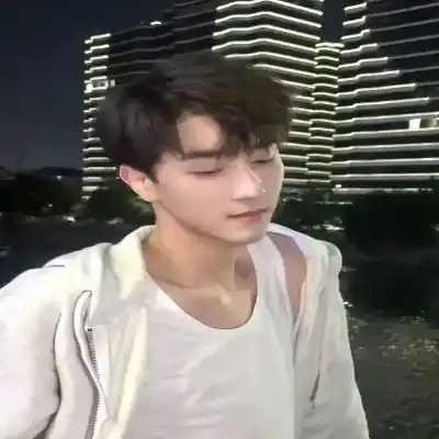 董萱